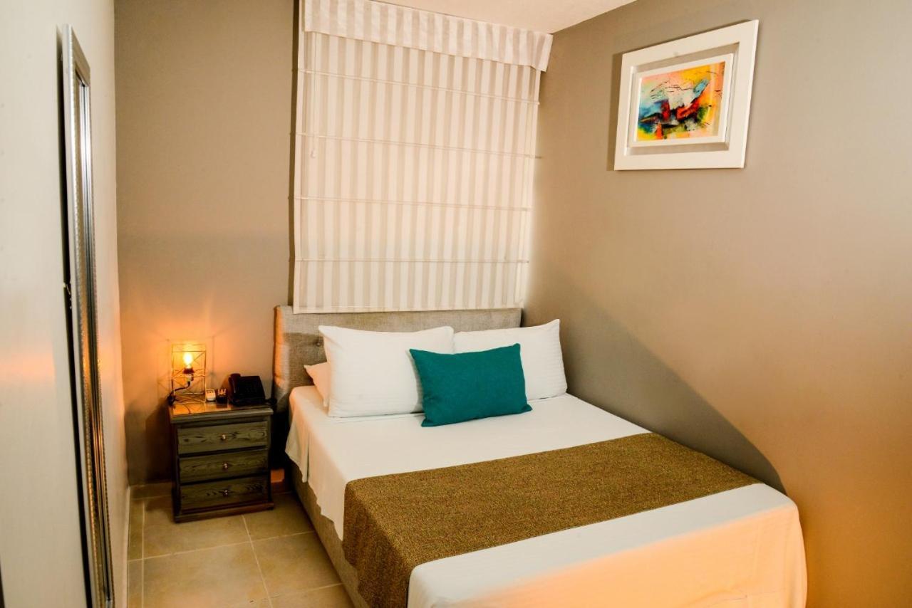 Hotel Quinta De Cabecera Bucaramanga Bagian luar foto