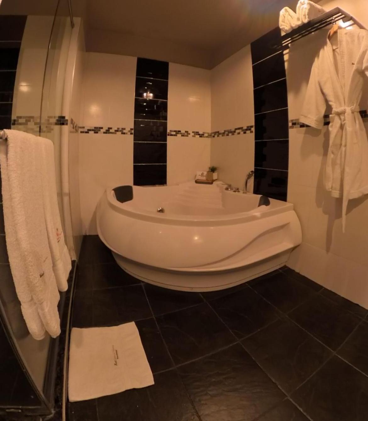 Hotel Quinta De Cabecera Bucaramanga Bagian luar foto